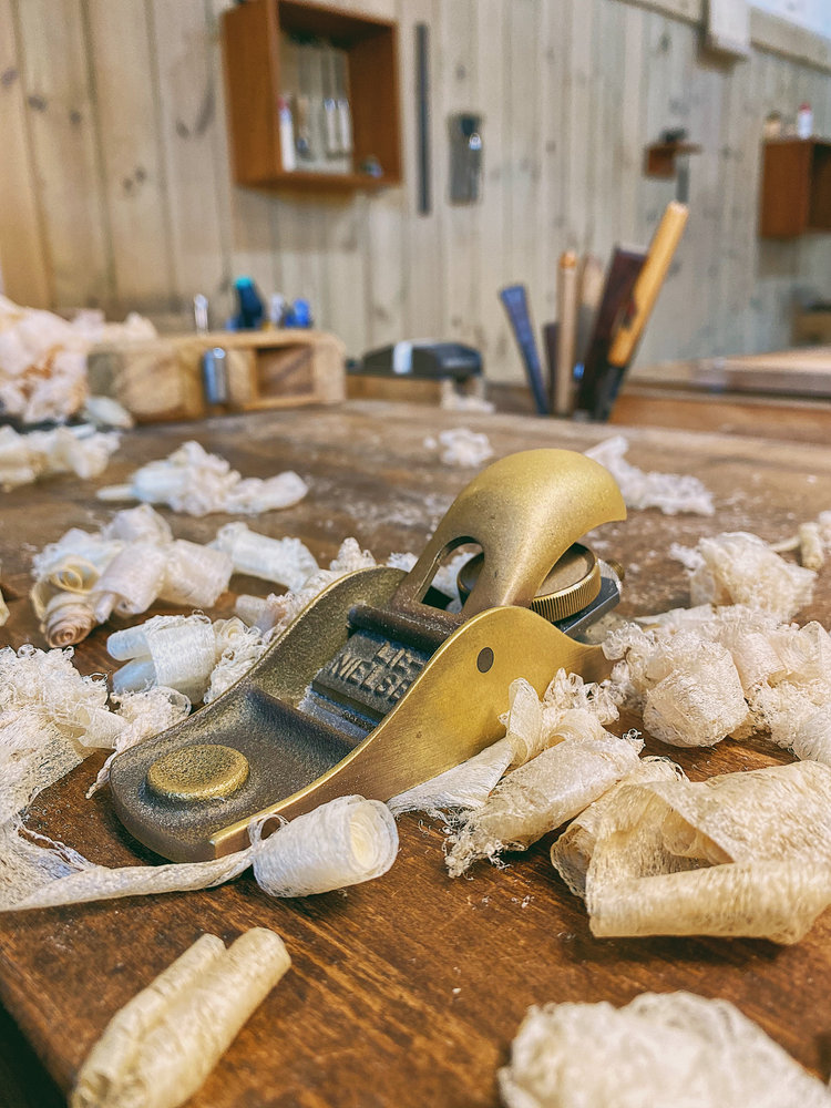 A Lie-Nielsen No. 102 bronze block plane